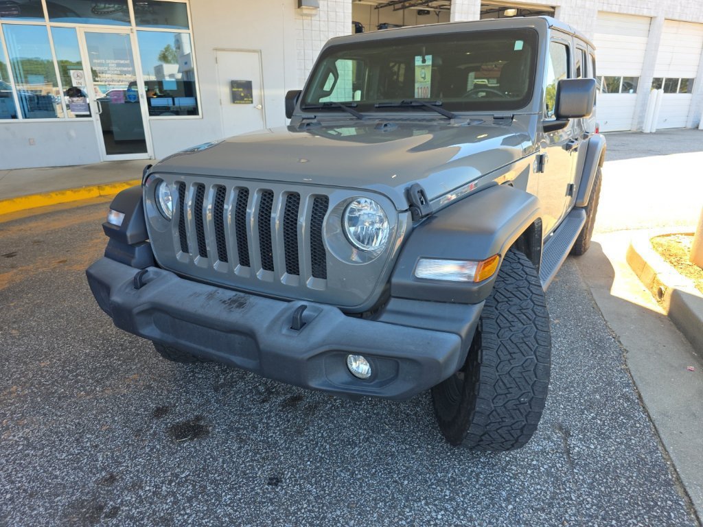 Used 2018 Gray Jeep Unlimited Sport S image 3