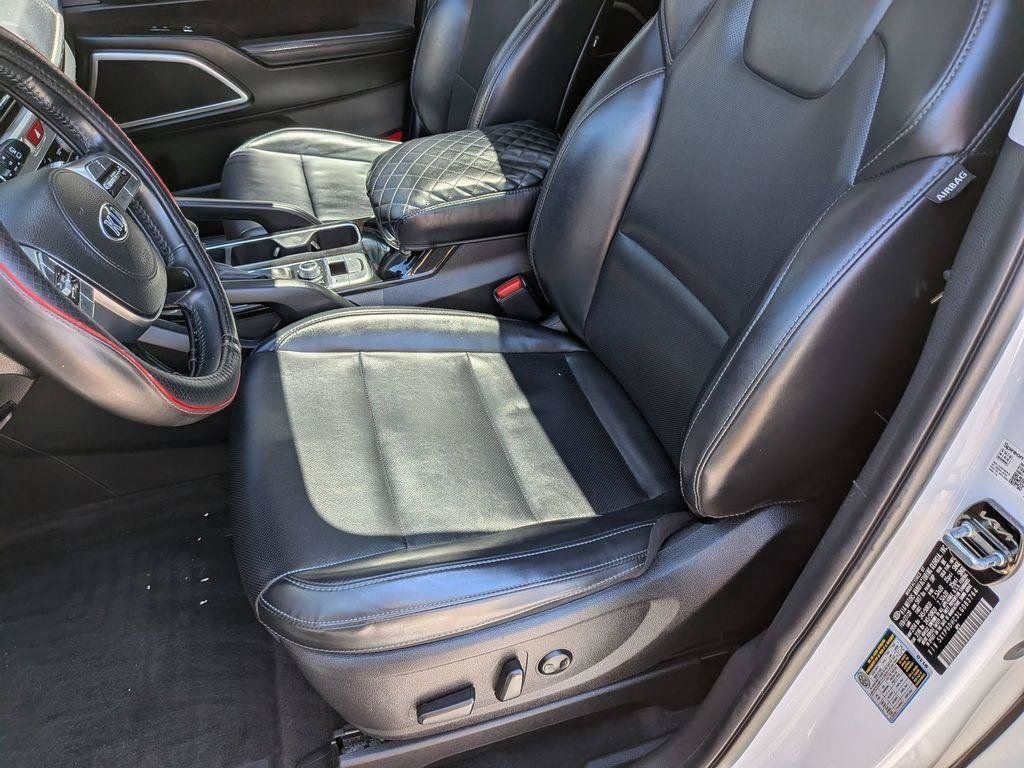 Used 2020 White Kia S image 24
