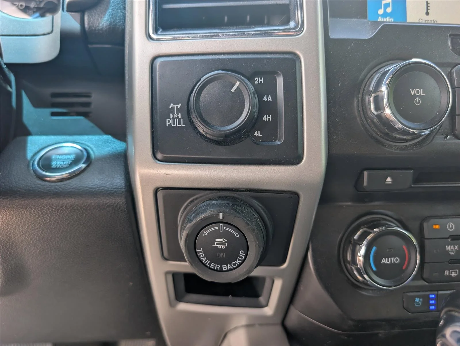 Used 2018 Oxford White Ford LARIAT image 49