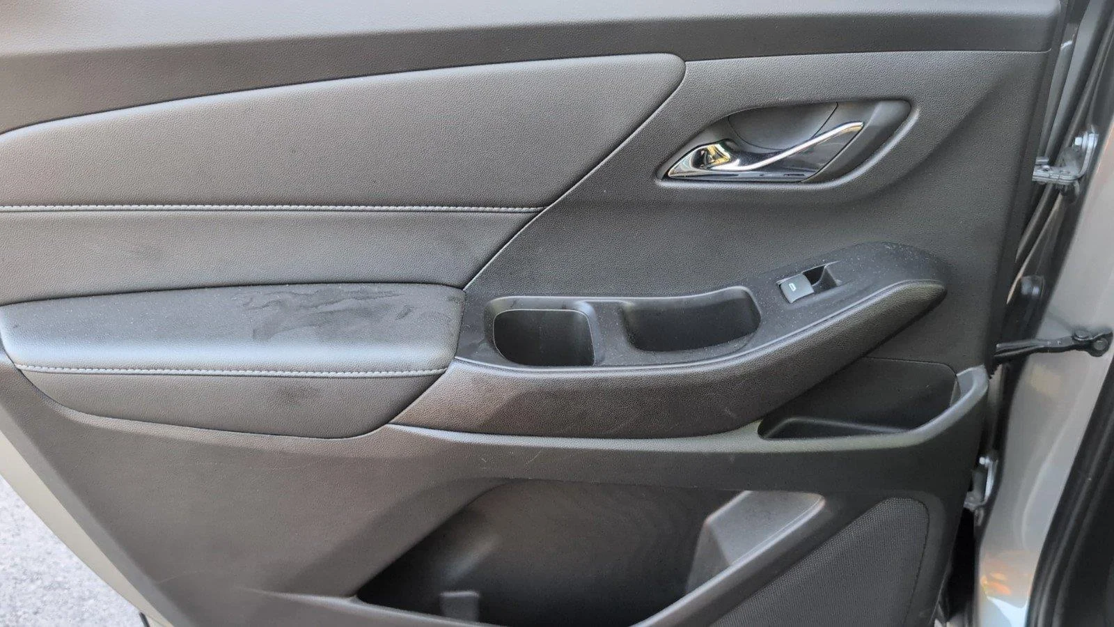 Used 2023 STERLING GRAY METALLIC Chevrolet LT Cloth image 37