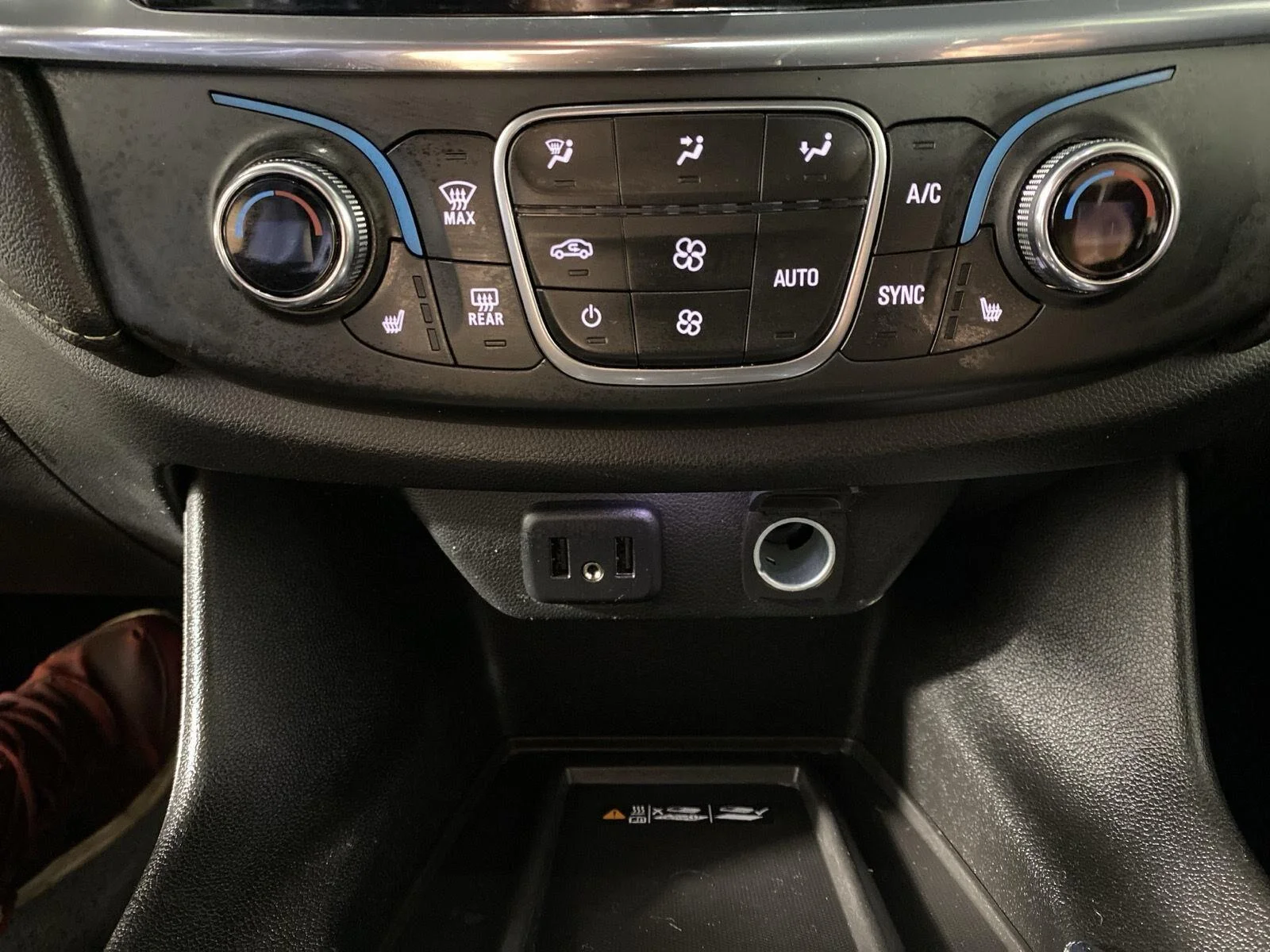 Used 2023 Northsky Blue Metallic Chevrolet LT Leather image 18
