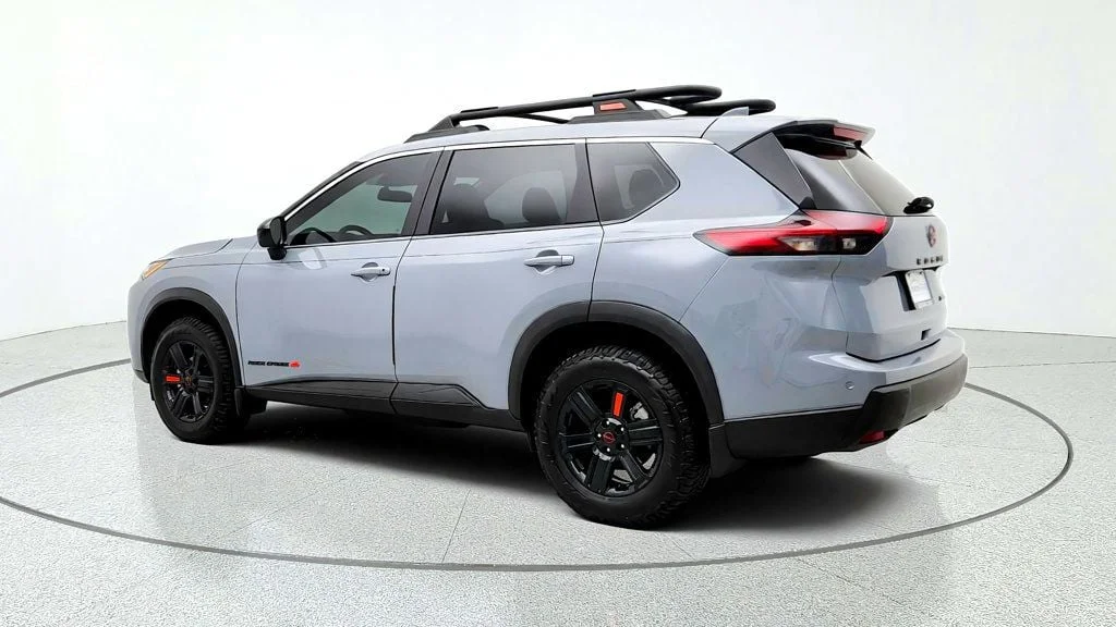 Used 2025 Boulder Gray Pearl Nissan AWD Rock Creek image 7