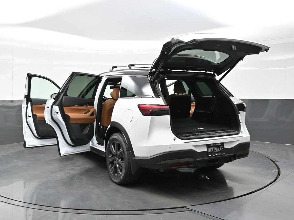 New 2027 2T RAD WHT INFINITI Autograph AWD image 52