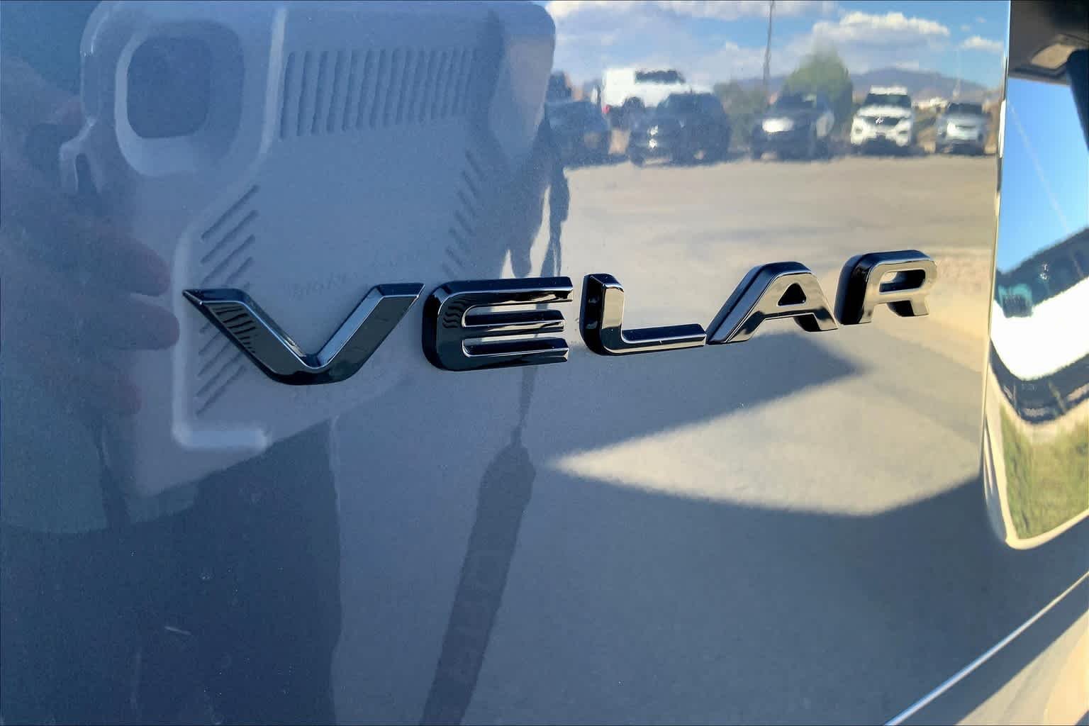 Used 2025 Varesine Blue Metallic Land Rover Dynamic SE image 15