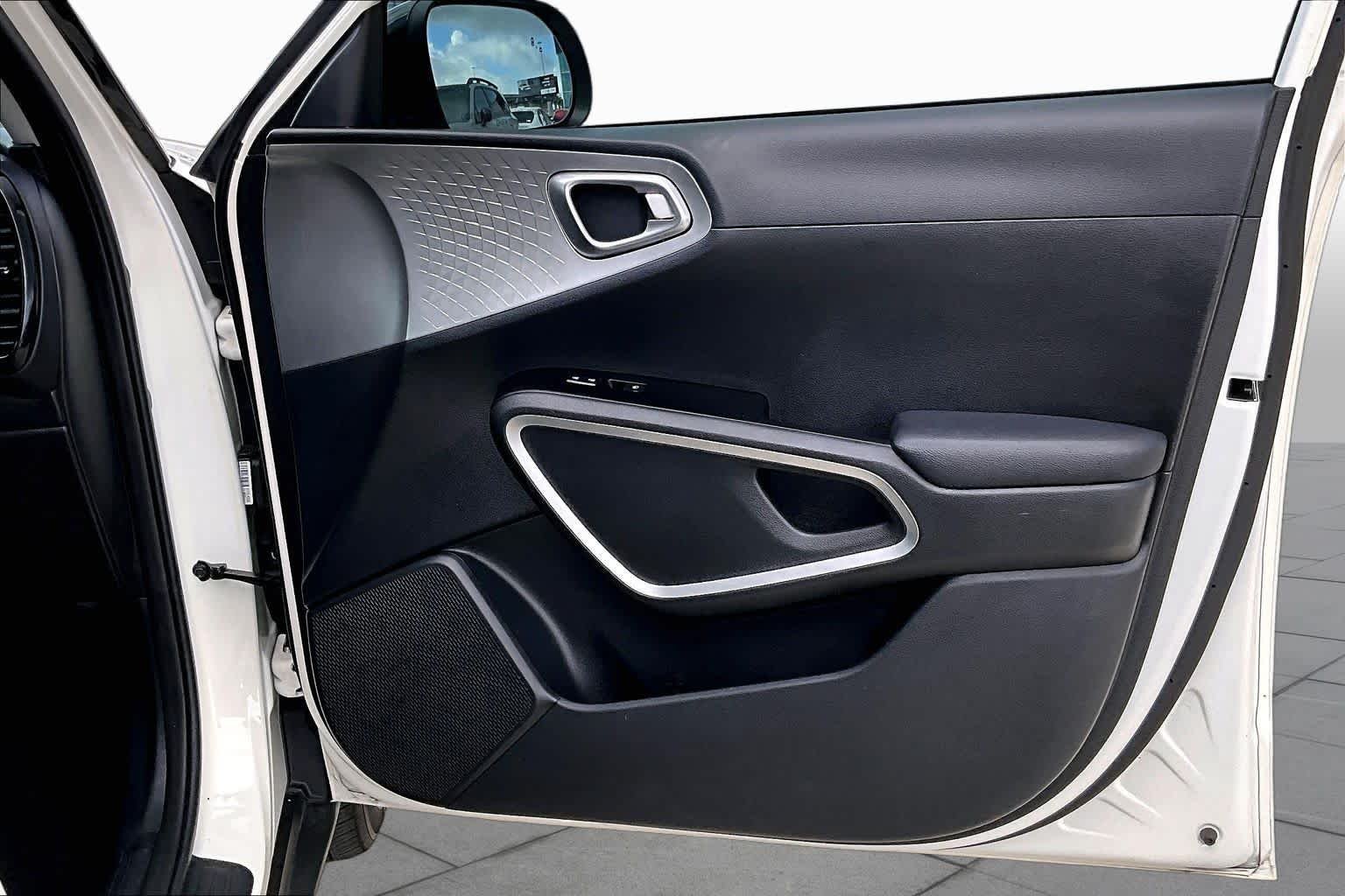 Used 2025 Clear White/Black Roof Kia S image 16