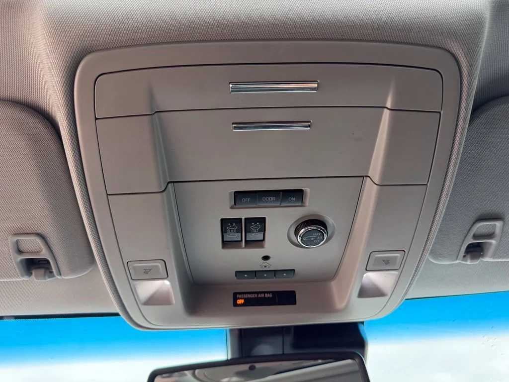 Used 2019 Silver Chevrolet Premier image 23