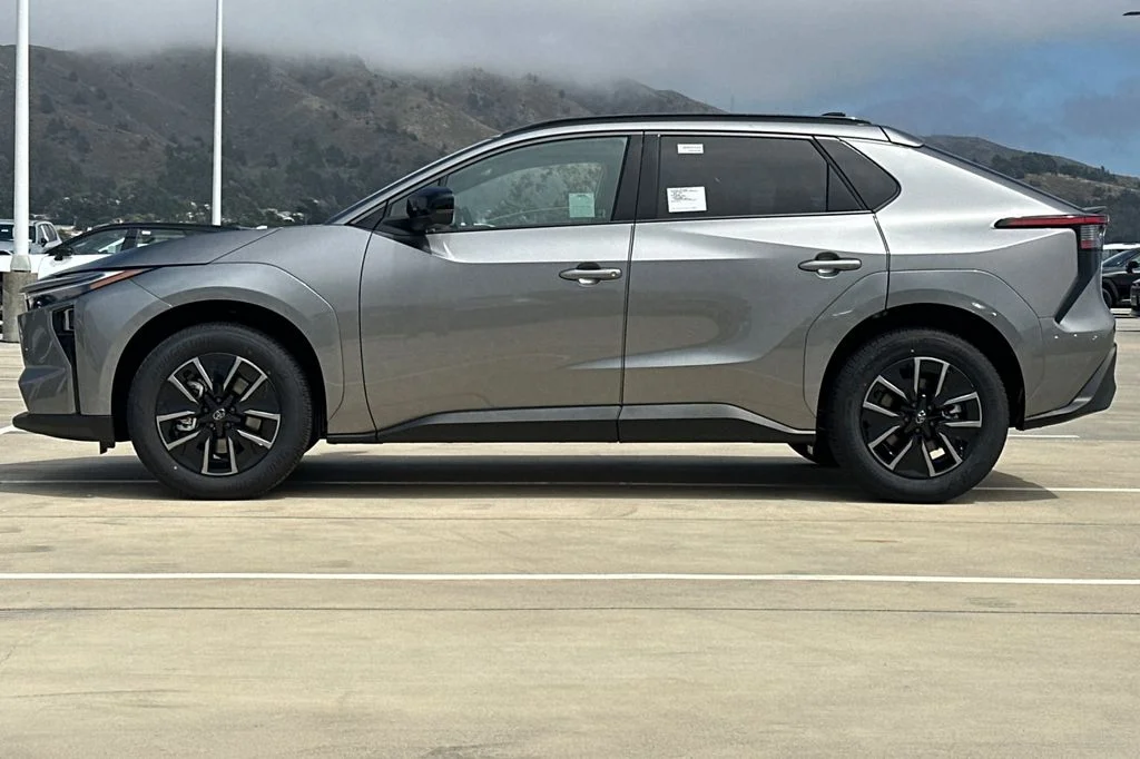 New 2026 Heavy Metal <sup>1</sup> Toyota  XLE image 7