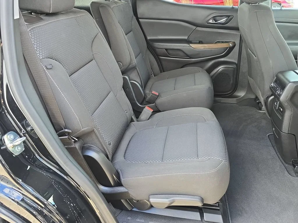 2023 GMC Acadia SLE - Photo 28