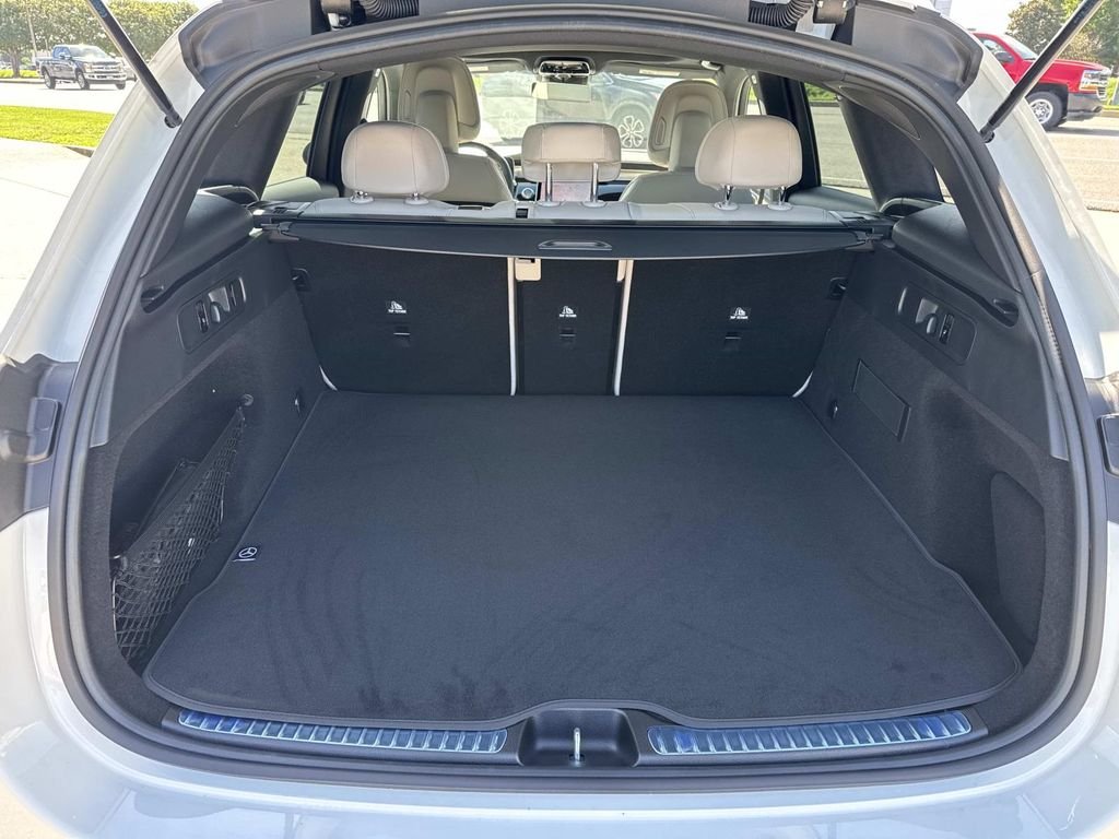 New 2027 Polar White Mercedes-Benz GLC 300 image 5