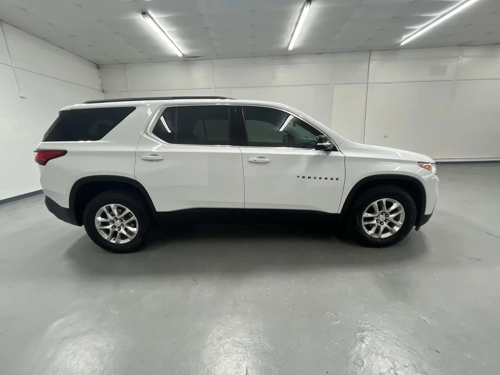 Used 2020 SUMMIT WHITE Chevrolet LT Cloth image 2
