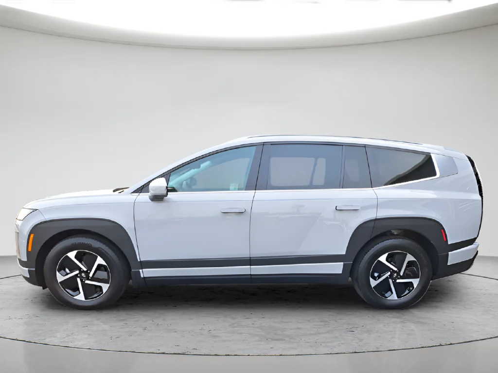 New 2026 Gray Hyundai SE image 8