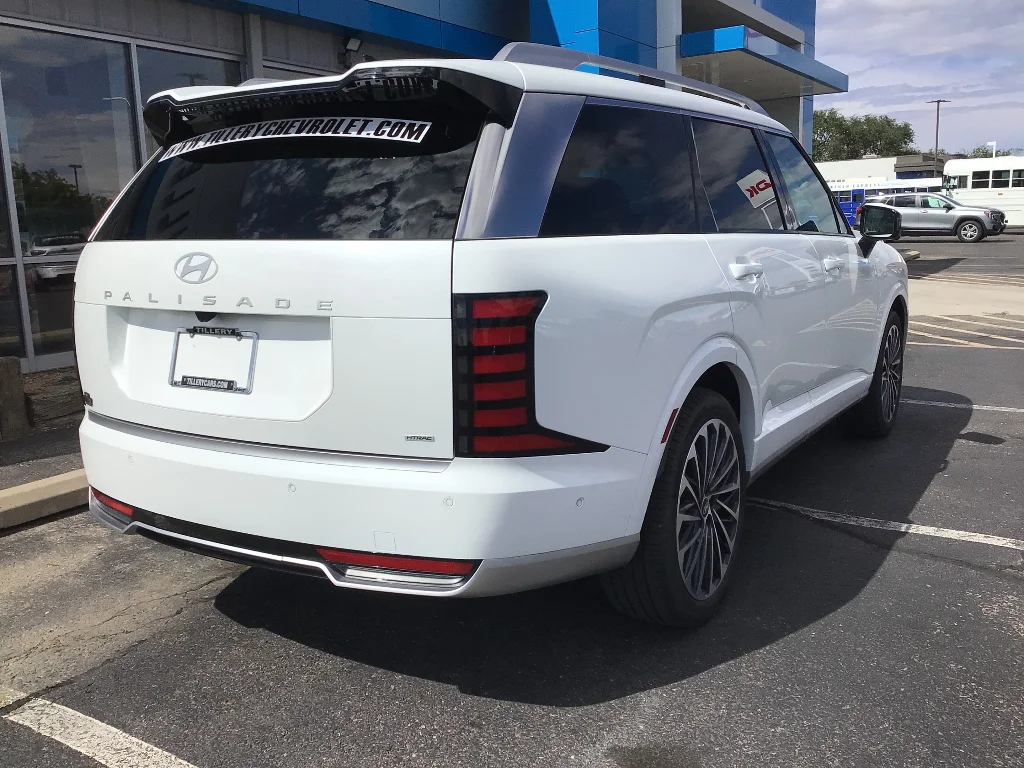 Used 2026 Creamy White Pearl Hyundai Calligraphy image 5