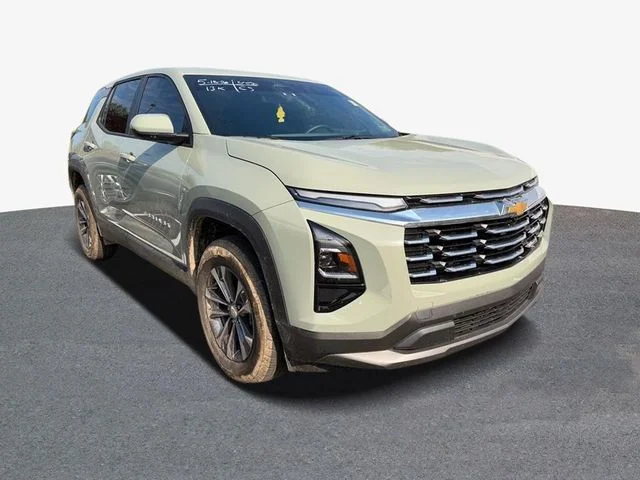 Used 2025 Green Chevrolet LT image 4