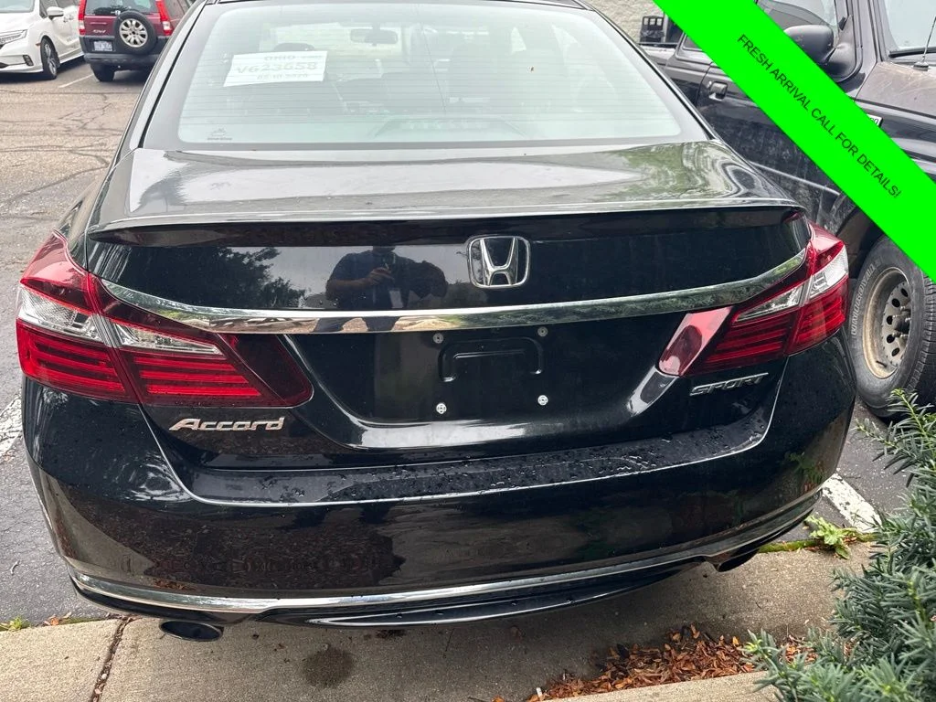 Used 2017  Honda Sport image 8