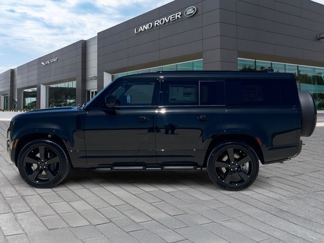 New 2026 Santorini Black Land Rover X-Dynamic SE image 2