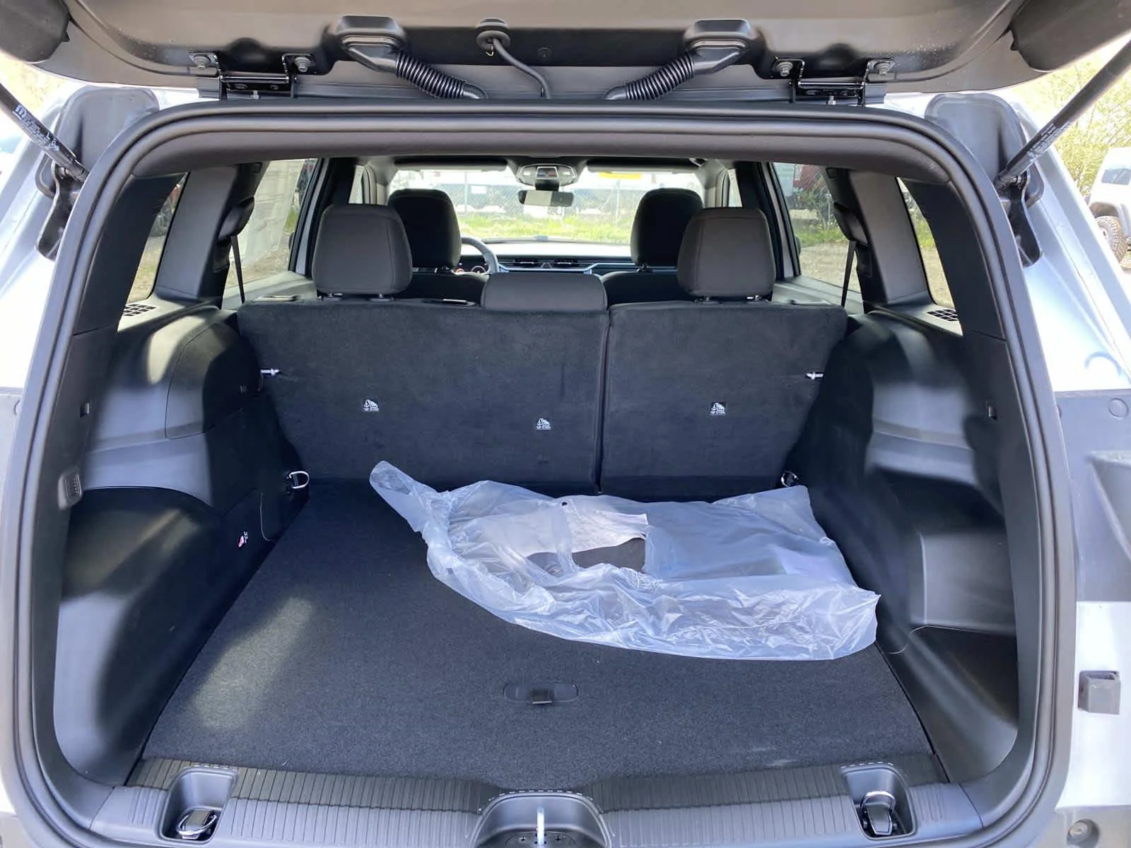 New 2026 Silver Zynith Clear-Coat Exterior Paint Jeep Laredo image 5