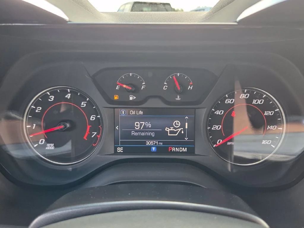 Used 2021 SATIN STEEL GRAY METALLIC Chevrolet LT1 image 25