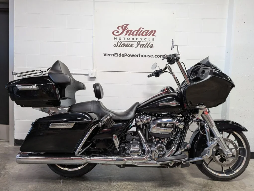 Used 2022 BLACK Harley-Davidson®  image 2