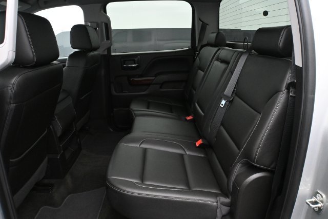 Used 2018 QUICKSILVER METALLIC GMC SLT image 11