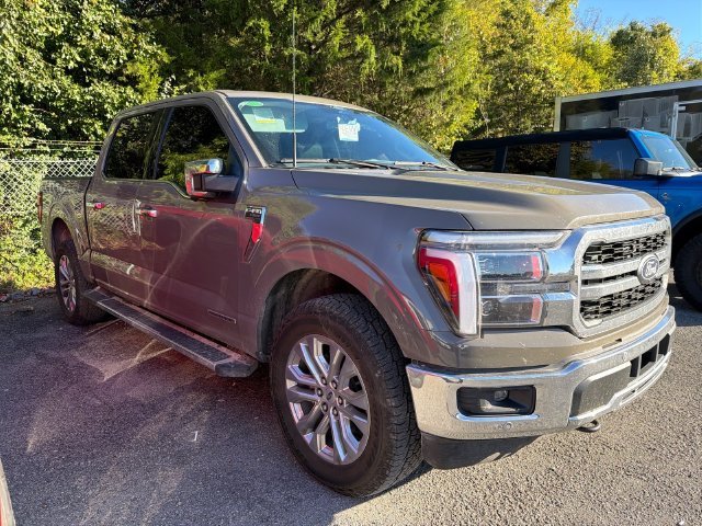 Used 2025 Gray Ford Lariat image 3