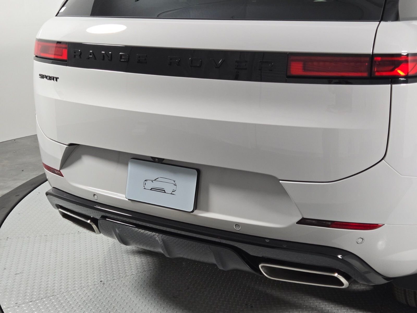 New 2026 Borasco Grey Land Rover Dynamic SE image 7