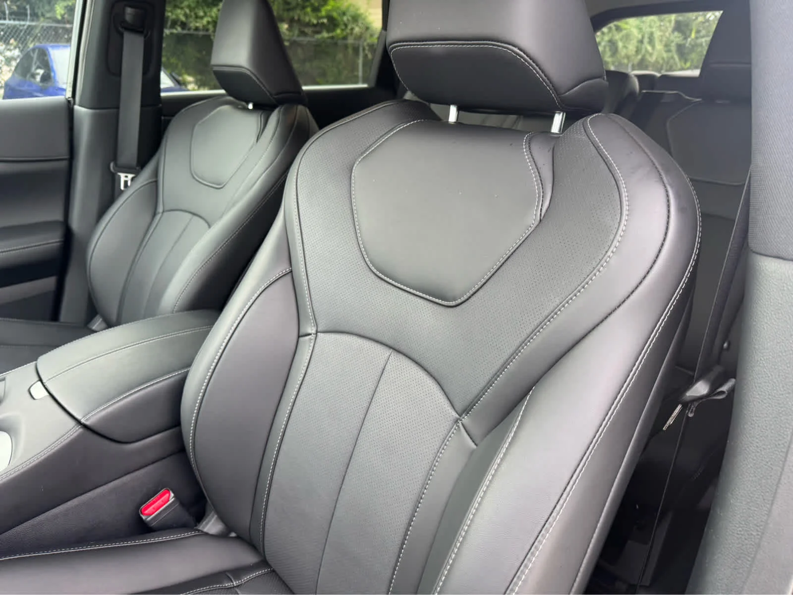 Certified Used 2026 Mineral Black INFINITI LUXE image 12