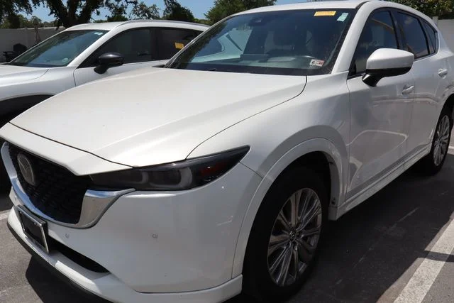 Used 2023 White Metallic Mazda 2.5 Turbo Signature image 4