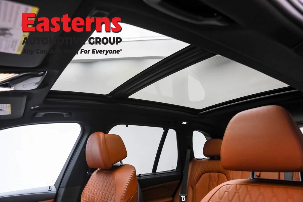 Used 2022 Red BMW M50i image 35
