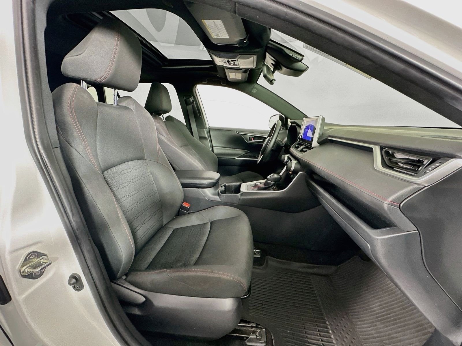 Used 2023 Ice Toyota SE image 28