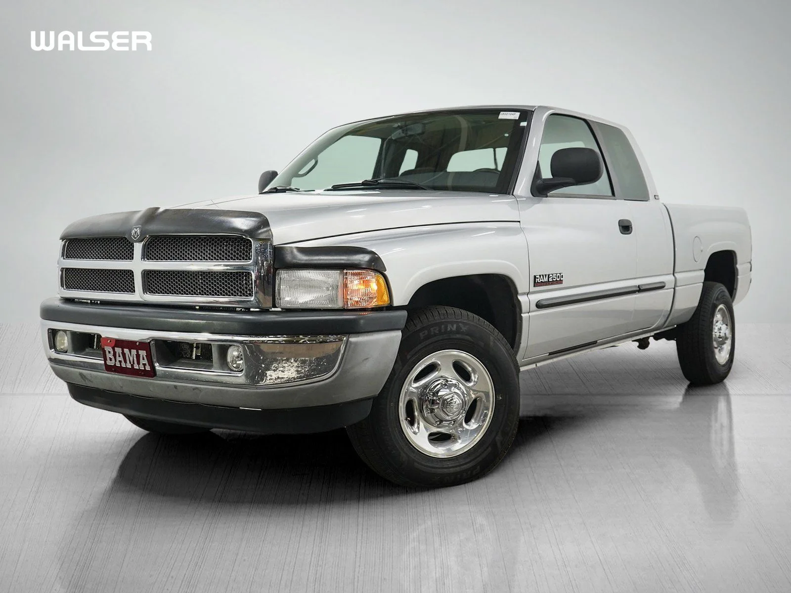 Used 2002  Dodge SLT image 1