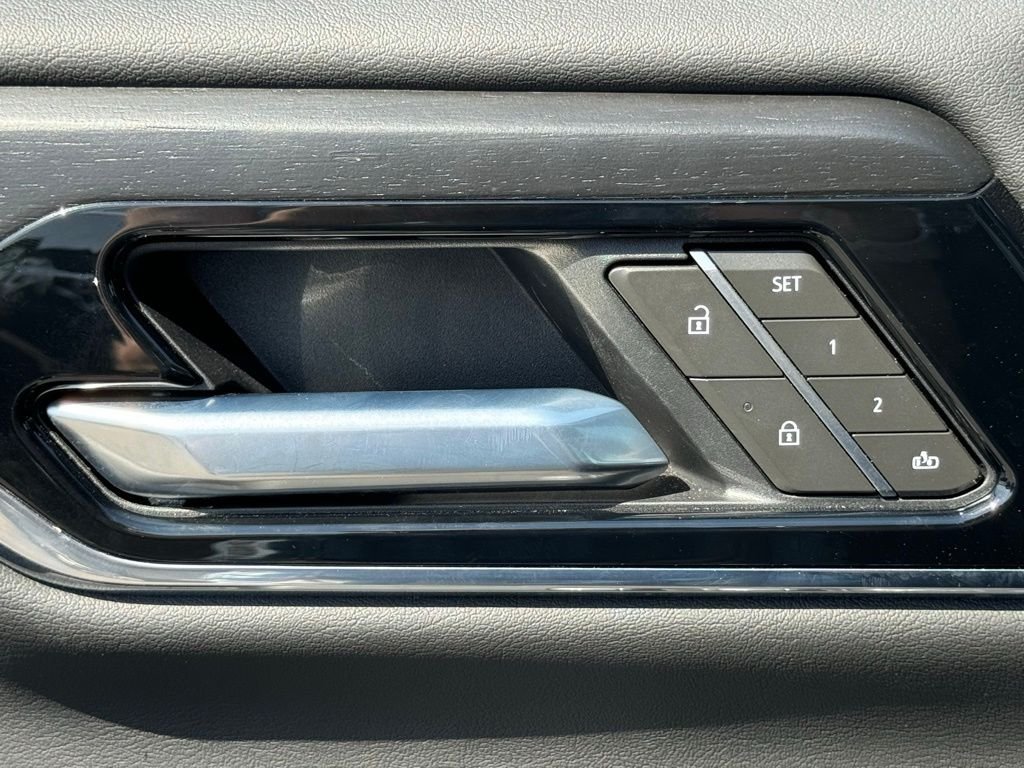 Used 2025 Black GMC Denali image 18