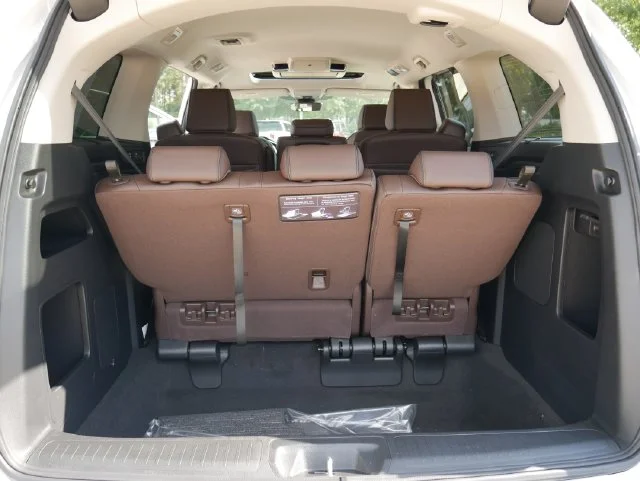 New 2027 Platinum White Pearl Honda Touring image 24