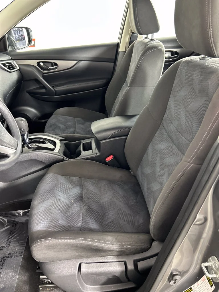 Used 2015 Gray Nissan S image 12