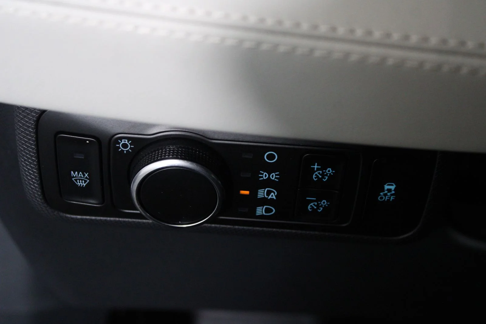 Used 2025 Green Ford Premium image 18
