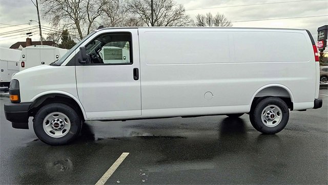 2025 GMC Savana Cargo Work Van - Photo 6