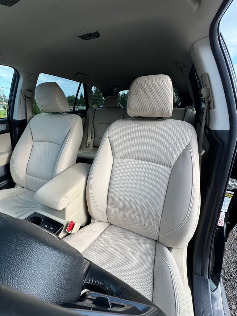 Used 2018 Crystal Black Silica Subaru 2.5i Premium image 33