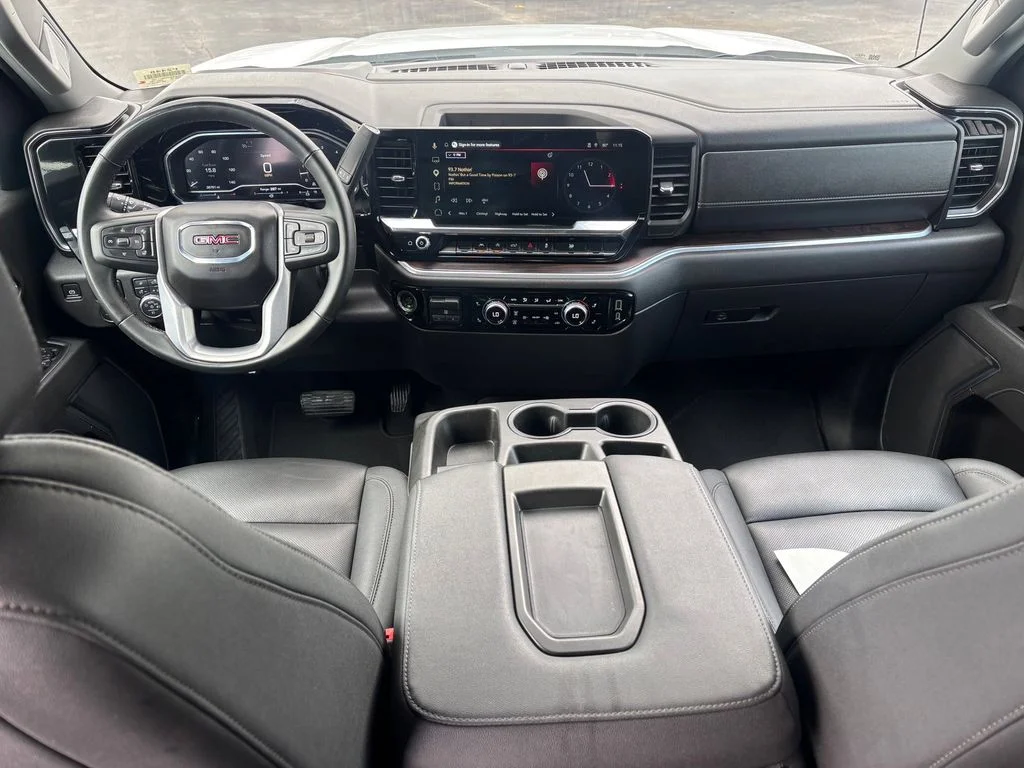 Used 2025 White GMC SLT image 24