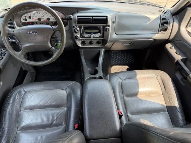 Used 2005 Black Clearcoat Ford Adrenalin image 11