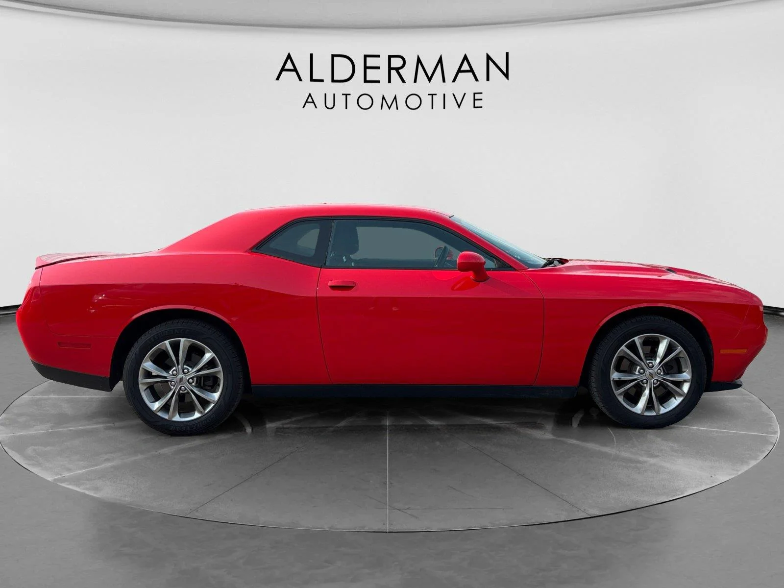 Used 2020 Torred Clearcoat Dodge SXT image 6