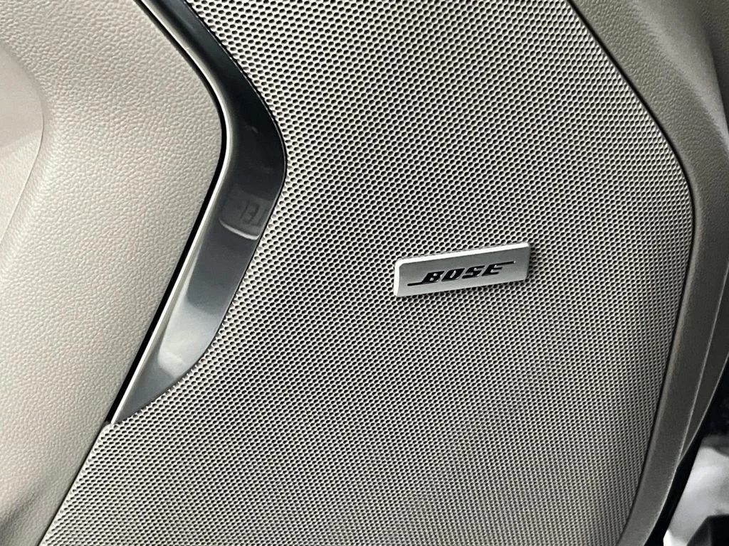 Used 2024 Summit White Chevrolet Z71 image 17