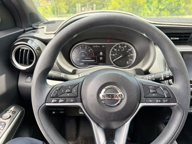 Used 2018 White Nissan SV image 17