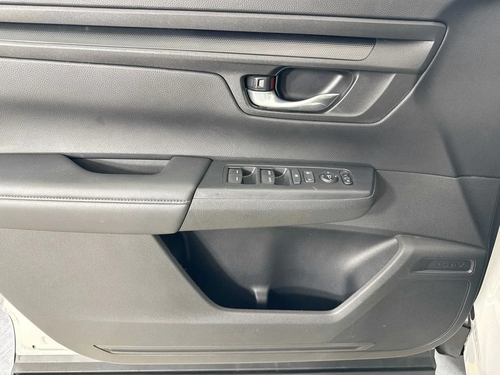 Used 2023  Honda EX image 17