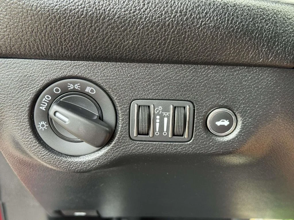 Used 2019 Red Dodge SXT image 26
