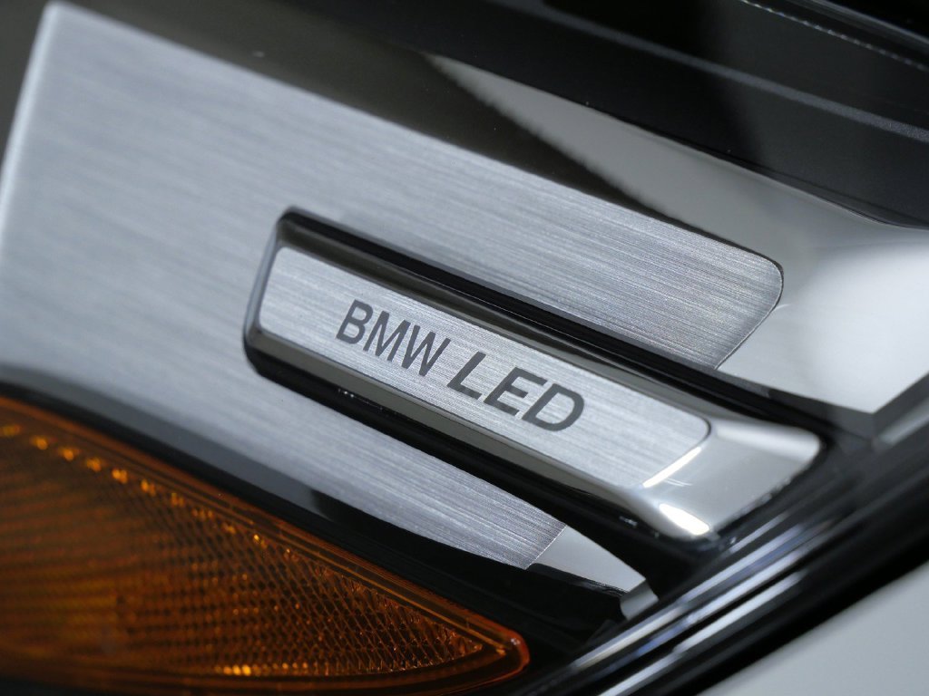 New 2027 Alpine White BMW xDrive28i image 4