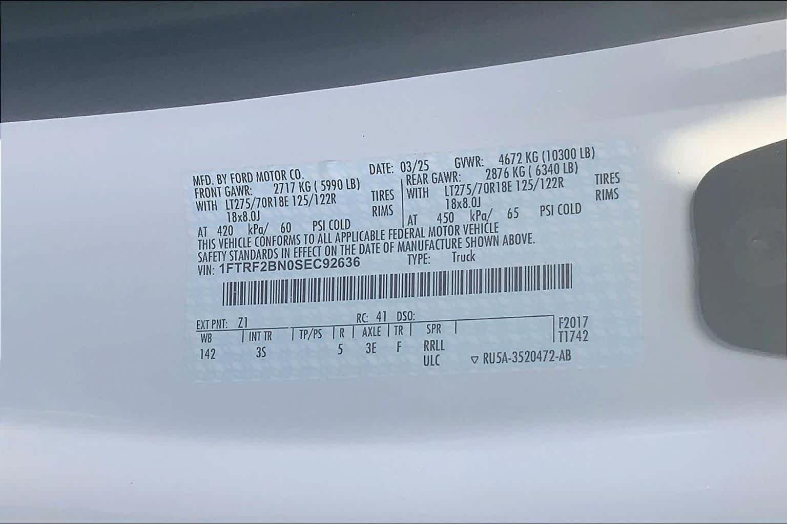 Certified Used 2025 Oxford White Ford XLT image 29