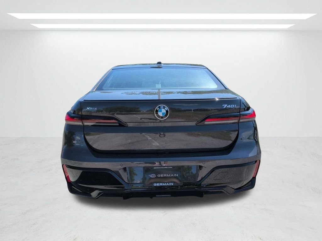 New 2026 Dravit Grey Metallic BMW 740i xDrive image 5