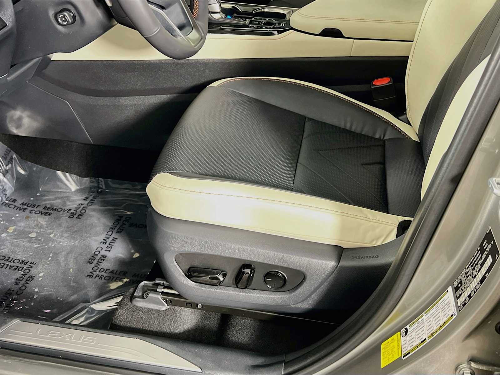 Used 2024 Atomic Silver Lexus Luxury image 20