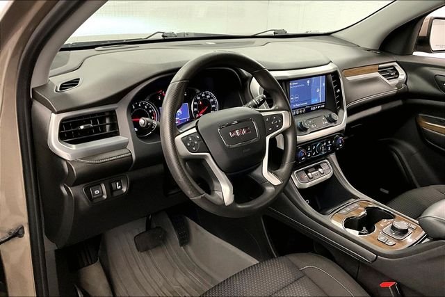 Used 2023 Light Stone Metallic GMC SLE image 16