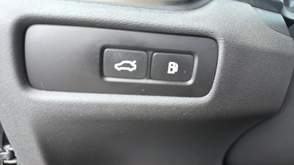 2023 Volvo S60 Plus - Photo 25