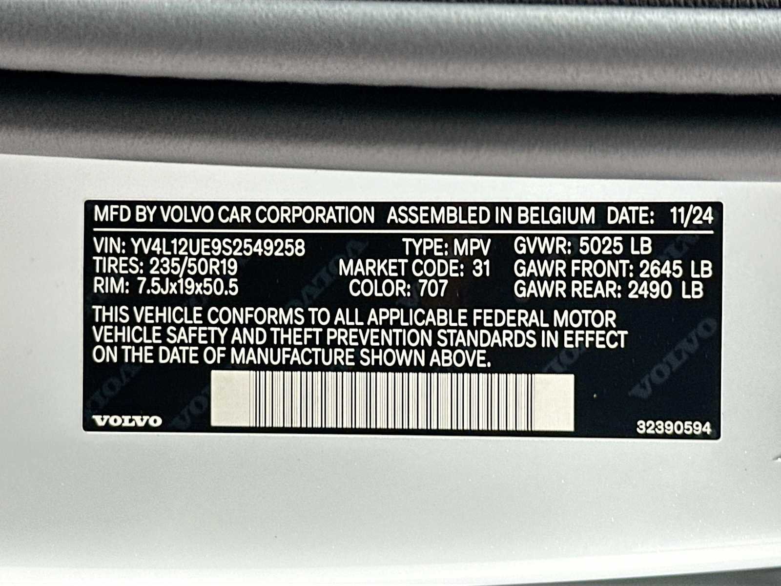2025 Volvo XC40 Plus - Photo 28